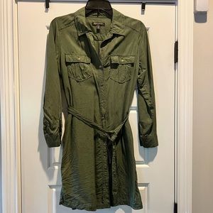 Green Banana Republic knee length dress, size 4P